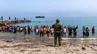 Il Papa segue con preoccupazione la crisi di Ceuta e prega Maria perché portino pace, stabilità e giustizia ai migranti coinvolti.