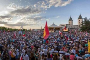 Il Papa Leone XIV invia un messaggio ai giovani riuniti al Mladifest di Medjugorje, invitandoli a riscoprire l'incontro personale con Cristo.