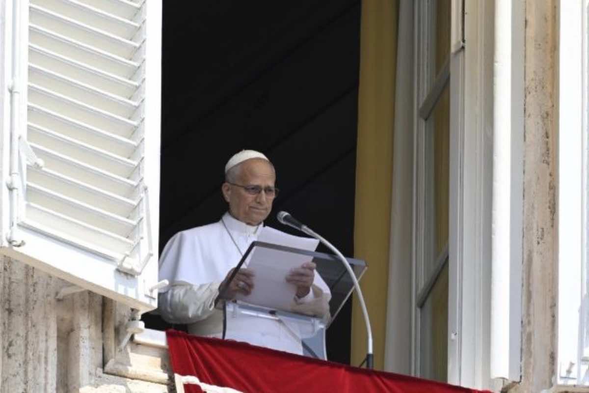 Nel suo intervento Leone XIV ha allargato lo sguardo oltre Ceuta, rinnovando l'invito a pregare "perché cessino le guerre in tutto il mondo e si trovino soluzioni diplomatiche ai conflitti