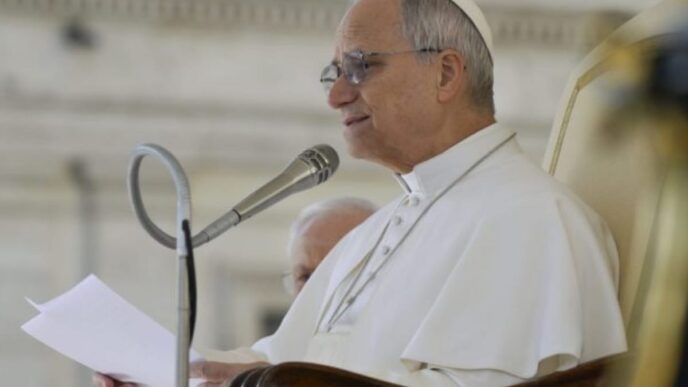 Nell'udienza generale del 12 agosto Papa Leone XIV ha ribadito che la partecipazione fisica alla Messa domenicale non può essere sostituita da momenti virtuali.