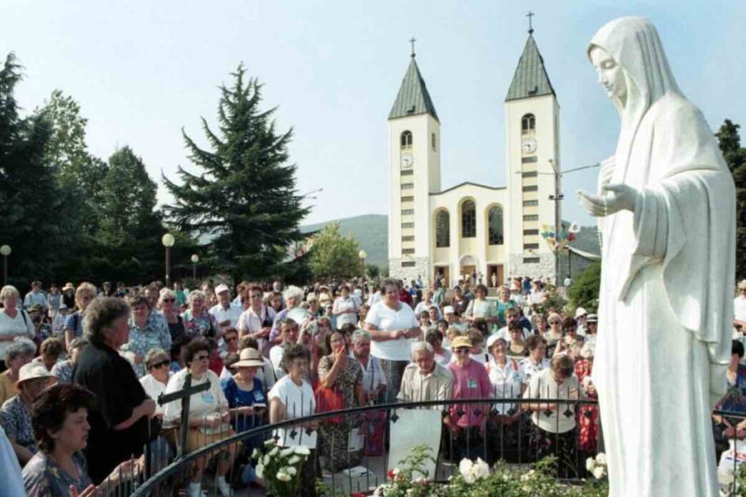 Il 5 agosto 1984 a Medjugorje la Madonna raccontò ai veggenti la grazia che tenne Satana incatenato per un giorno intero, tra confessioni e conversioni.