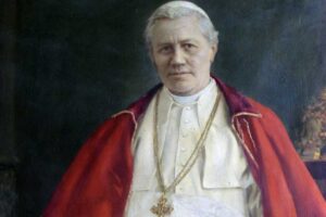 San Pio X è ricordato come il Papa dell'Eucaristia per aver promosso la comunione frequente e la Prima Comunione dei bambini in tenera età.