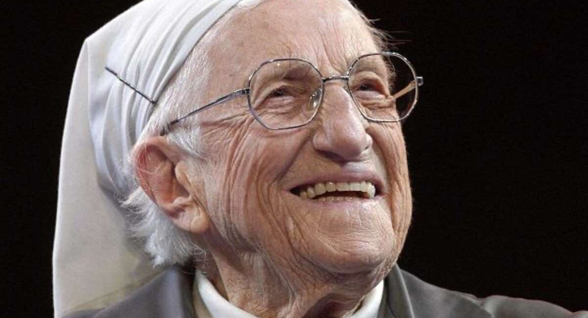 Suor Emmanuelle confessò un passato segnato dal peccato e dal desiderio: la sua storia racconta come la grazia trasformò una vita inquieta.