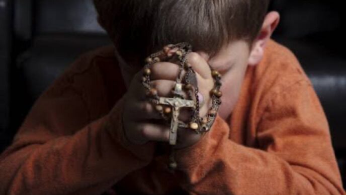 Dall'1 al 7 ottobre torna l'iniziativa 'Un milione di bambini prega il Rosario': il cardinale Kurt Koch invita famiglie e parrocchie a partecipare.