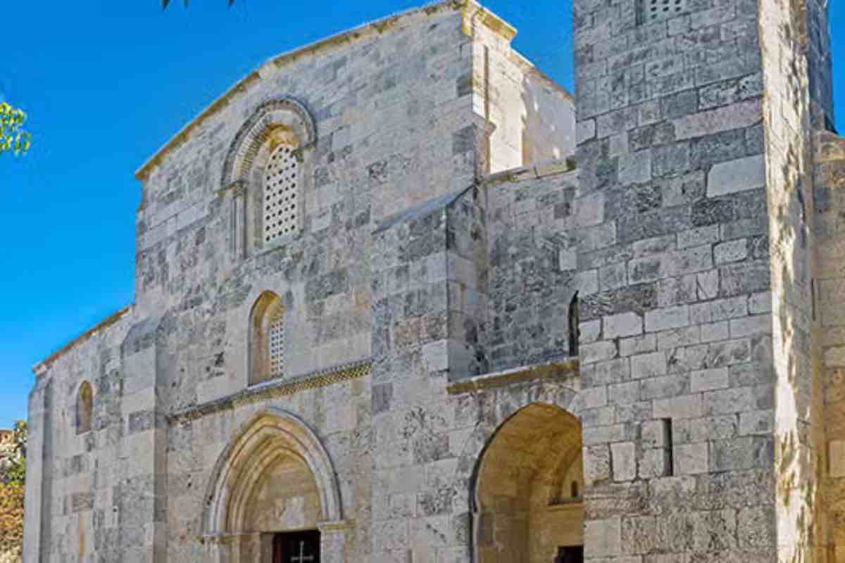 Della Vergine, come di san Giovanni Battista e di Cristo, la tradizione liturgica festeggia non soltanto la nascita al cielo, cioè la morte, ma anche la venuta al mondo: un'eccezione che nella storia della Chiesa è riservata a pochissime figure