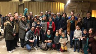 Nella comunità italiana di Parigi cresce l'attesa per la visita di Leone XIV, tra speranze spirituali e sfide sociali in Francia.