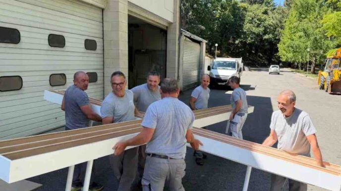 A Lourdes una croce di 200 chili e 6,20 metri sarà il centro della messa di Papa Leone XIV il 27 settembre, davanti a 150.000 fedeli.