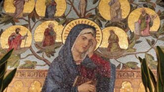 Nel 1486 inizia la storia della Madonna dei Miracoli di Lonigo: un assassino colpì con un coltello il dipinto della Vergine e ne uscì sangue.