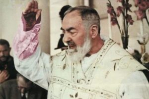 Il 20 settembre 1918 Padre Pio ricevette le stimmate nel coro dell'antica chiesa di San Giovanni Rotondo: un segno rimasto visibile per 50 anni.