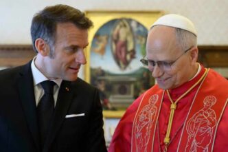 Il presidente francese voleva accompagnare il Papa nella cattedrale restaurata prima dei Vespri del 25 settembre, ma la Segreteria di Stato ha risposto no.
