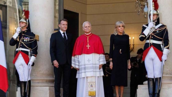Papa Leone XIV in Francia chiede di fermare la corsa agli armamenti: all'Eliseo il no al riarmo nucleare, all'eutanasia e alla maternità surrogata.