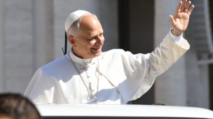 Il Papa sarà a Parigi, Lourdes e Metz dal 25 al 28 settembre: a Lourdes incontrerà sette vittime di abusi nella Chiesa in un incontro riservato.