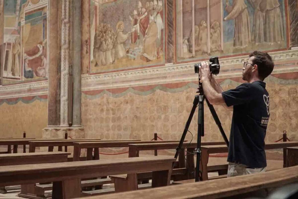 800 anni dopo la morte, la Basilica di San Francesco d'Assisi diventa digitale