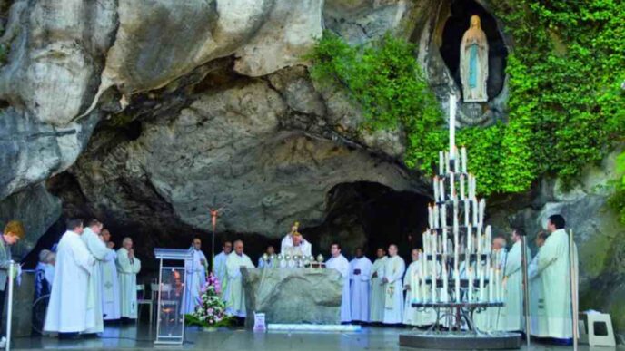 Il santuario di Lourdes conferma 150.000 fedeli per la visita di Papa Leone XIV il 26 e 27 settembre, nel 150° anniversario delle apparizioni mariane.