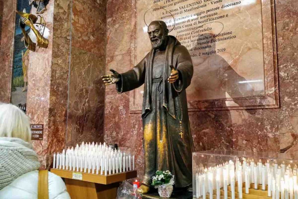 Il 23 settembre si celebra la memoria liturgica di San Pio da Pietrelcina, morto nel 1968 a San Giovanni Rotondo dopo aver ricevuto le stigmate.
