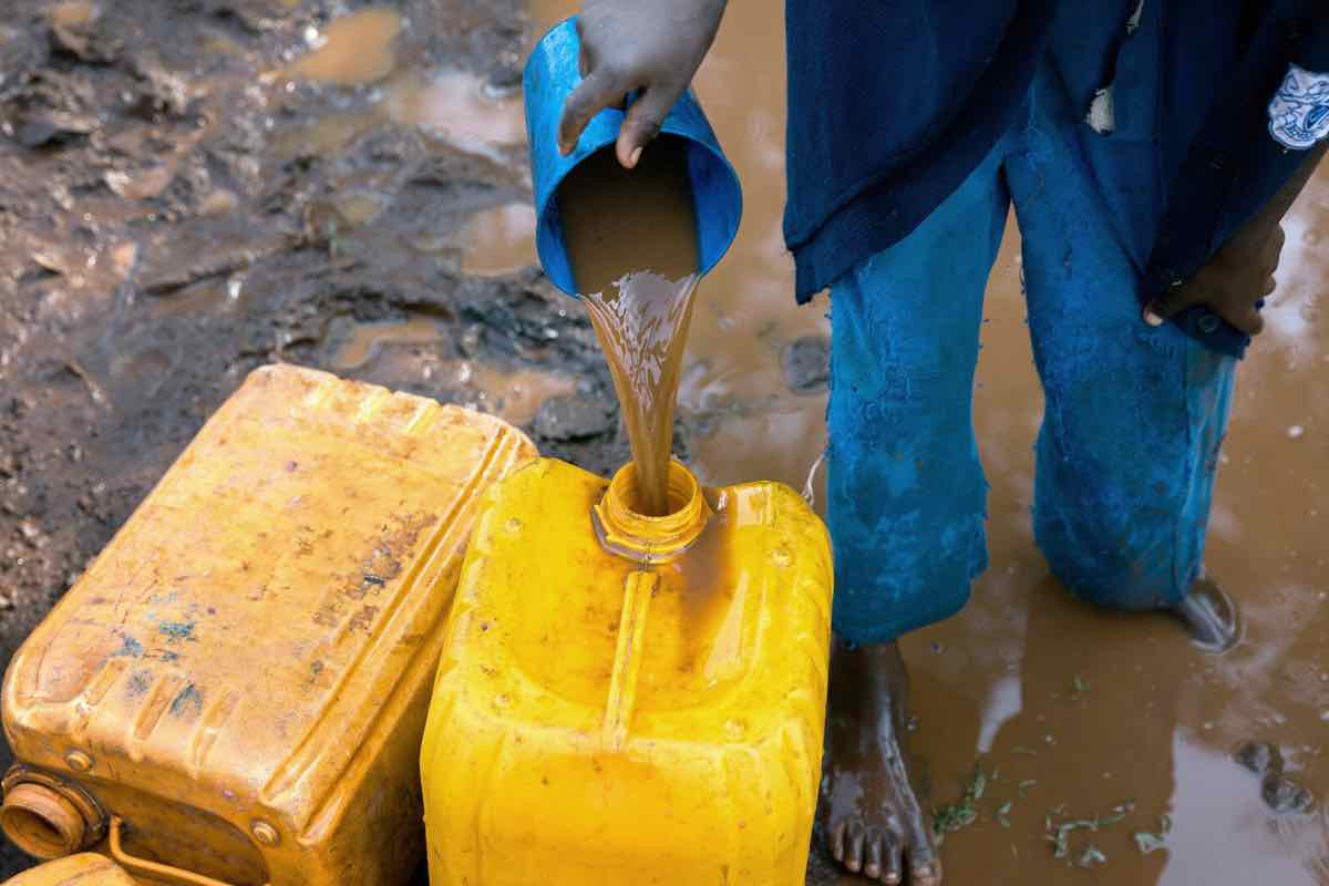 Secondo i dati dell'OMS e dell'UNICEF pubblicati nell'agosto 2025, richiamati nella riflessione legata all'intenzione di preghiera, 2,1 miliardi di persone non hanno ancora accesso a un'acqua potabile gestita in condizioni di sicurezza