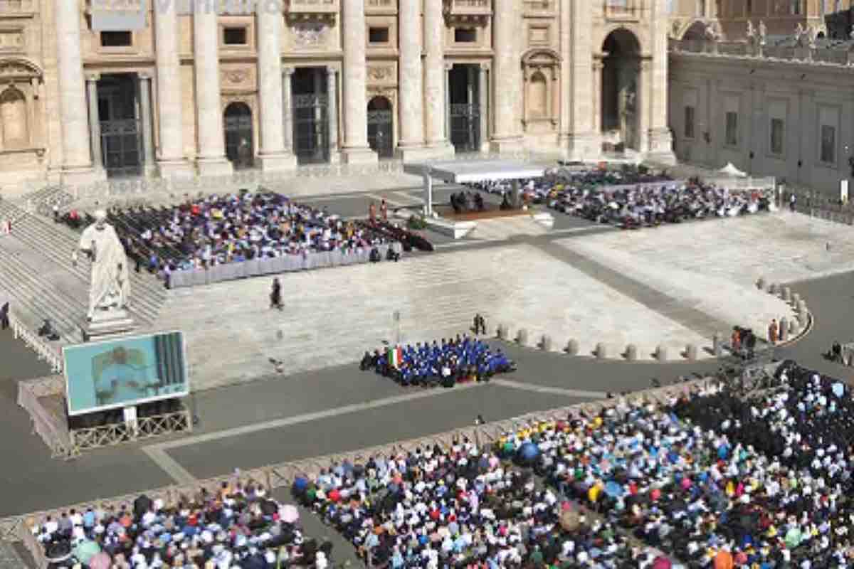 Il Papa ha stilato un elenco dettagliato delle contraddizioni che la condivisione cristiana chiede di smascherare