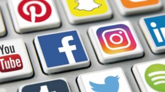 Con l'Eu Kids Act la Commissione europea vieta l'accesso ai social ai minori di 13 anni e regola gli account fino ai 15 anni.