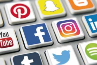 Con l'Eu Kids Act la Commissione europea vieta l'accesso ai social ai minori di 13 anni e regola gli account fino ai 15 anni.