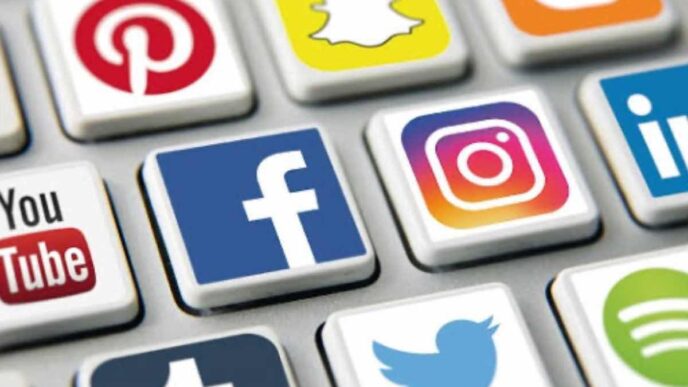 Con l'Eu Kids Act la Commissione europea vieta l'accesso ai social ai minori di 13 anni e regola gli account fino ai 15 anni.