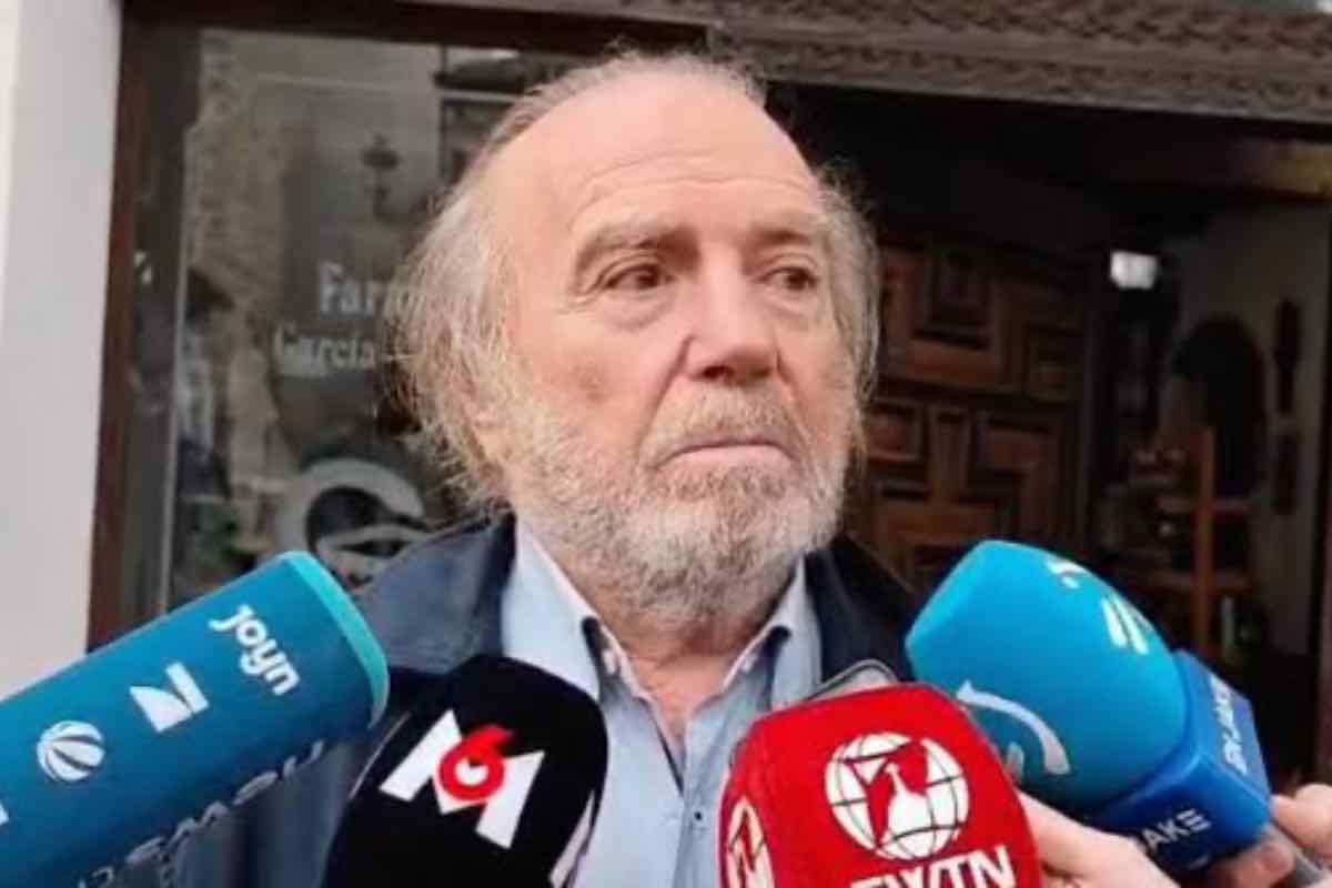 Tra tutte le immagini, una gli è rimasta dentro più delle altre. Un uomo in fin di vita stava salutando la moglie, chiamandola per nome: «Maite, ti voglio tanto bene, abbi cura dei figli». Poi ha pronunciato un’ultima frase che, confessa il farmacista, lo ha commosso profondamente: «Dio è buono».