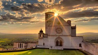Il 3 e 4 ottobre Assisi celebra gli 800 anni dalla morte di San Francesco con la Messa del cardinale Zuppi e la visita del presidente Mattarella.