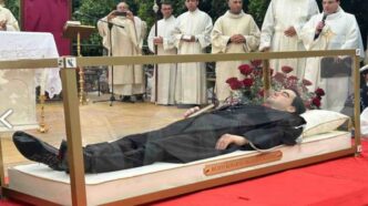 Il decreto vaticano del 7 ottobre 2026 rende il beato Livatino patrono dei magistrati. Mantovano e Airoma raccontano il giudice ucciso dalla Stidda.