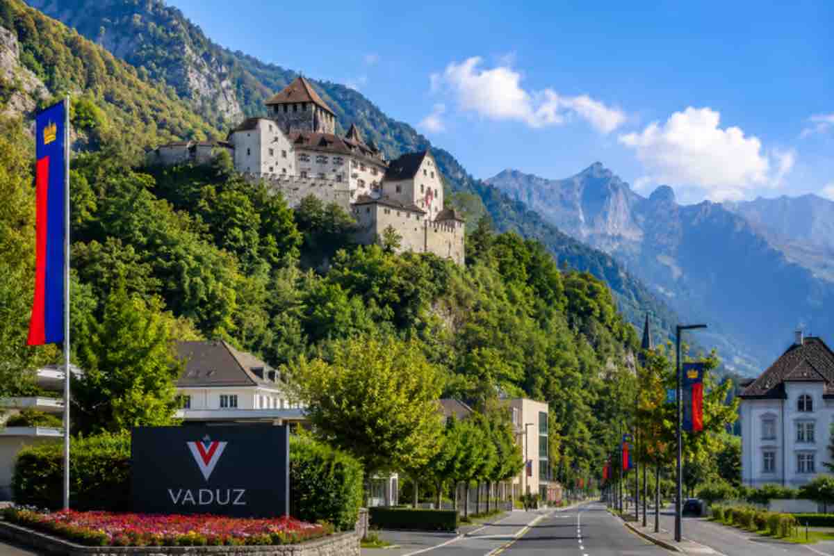 Nel piccolo Stato tra Svizzera e Austria, che conta circa 40.000 abitanti, la Costituzione stabilisce che nessuna legge può entrare in vigore senza l’approvazione del principe