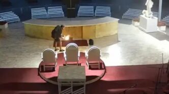 Il Tribunale della Bosnia ed Erzegovina conferma l’accusa per l’incendio a Medjugorje: scritte offensive e danni all’altare esterno di San Giacomo.