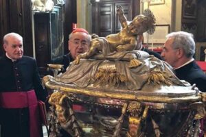 Dal 15 ottobre la Sacra Culla di Gesù lascia la Confessione di Santa Maria Maggiore e si avvicina ai fedeli durante il restauro di nicchia e reliquiario.