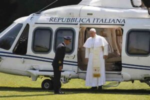 Leone XIV non sarà ad Assisi il 27 ottobre per i 40 anni dello Spirito di Assisi. Ottimo il decorso post-operatorio, ma i medici chiedono prudenza.