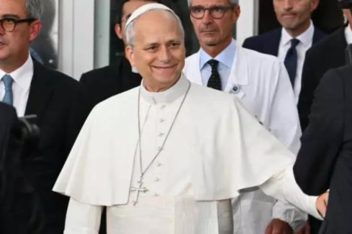 La valutazione medica porta la firma del dottor Luigi Carbone, presentato come il “ministro della salute” del Papa