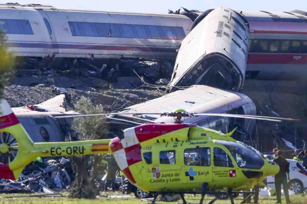 Incidente ferroviario di Toledo, il farmacista di 78 anni racconta le parole di un ferito alla moglie, tra le lamiere dei due treni: «Dio è buono».