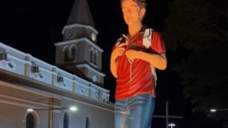A Pompeia, in Brasile, un gruppo di giovani ha finanziato la statua di San Carlo Acutis più grande del Paese: due metri, con jeans e zaino in spalla.
